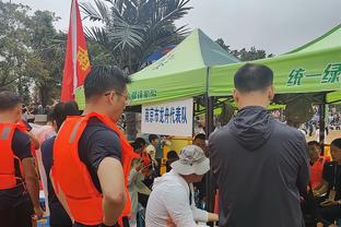 保持热爱！民间高手在街边画库里的油画